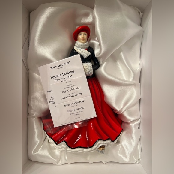 Royal Dulton Figurine - Festive Skate - Picture 3 of 5